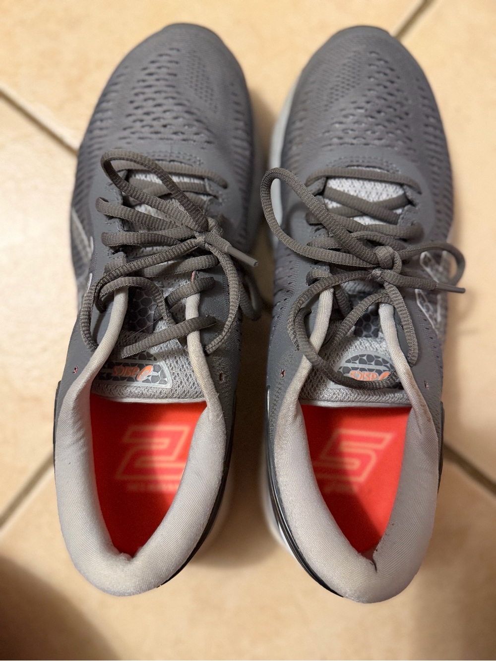 Woman’s Gray Lightweight Knit Athletic Sneakers